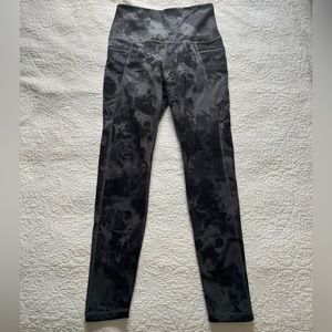 Diamond Dye Leggings Color Grey and Black in SIZE SMALL